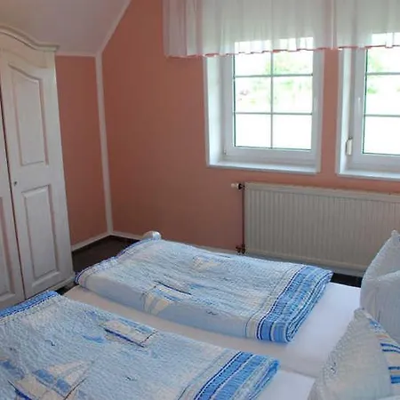 Zum Neuensiener P Lancken-Granitz